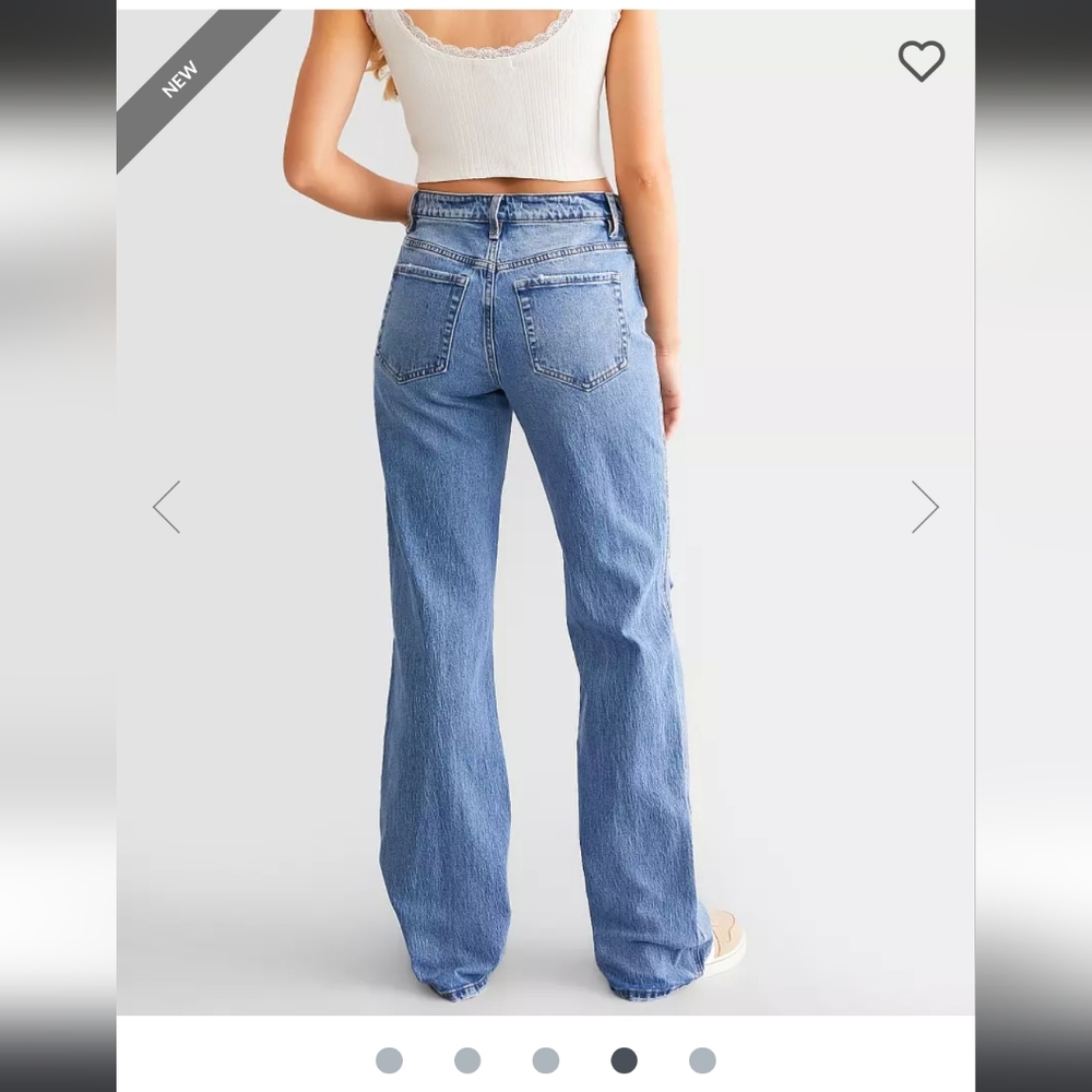 BNWT Vervet 90's vintage flare stetch jeans.
